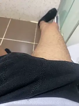 Snapshot of BatchedTracer chatting on February 14, 11:45 pm BatchedTracer online show from February 14, 11:45 pm