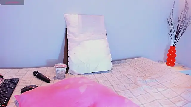 Violet horny05 online show from December 5, 7:21 pm