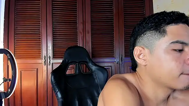 Snapshot of edy_play chatting on October 22, 5:08 am edy play online show from October 22, 5:08 am