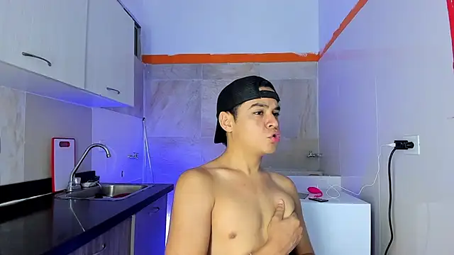 Snapshot of edy_play chatting on November 18, 6:29 am edy play online show from November 18, 6:29 am