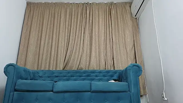 Snapshot of BLOND_GOD chatting on February 5, 5:23 am BLOND GOD online show from February 5, 5:23 am