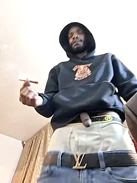 Snapshot of BigBDMari chatting on December 17, 9:59 am BigBDMari online show from December 17, 9:59 am