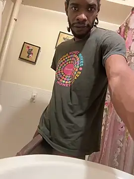 Snapshot of BigBDMari chatting on February 7, 1:09 am BigBDMari online show from February 7, 1:09 am