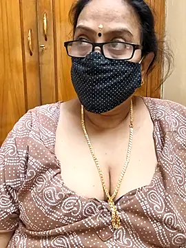 Snapshot of heera-rani chatting on February 1, 10:25 am heera-rani online show from February 1, 10:25 am