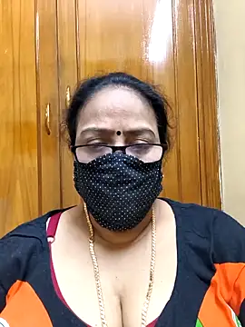 Snapshot of heera-rani chatting on February 7, 7:45 am heera-rani online show from February 7, 7:45 am