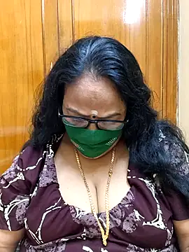 Snapshot of heera-rani chatting on February 15, 5:48 am heera-rani online show from February 15, 5:48 am