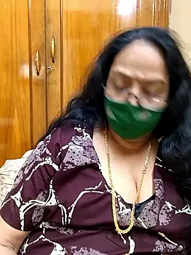 Snapshot of heera-rani chatting on February 15, 8:13 am heera-rani online show from February 15, 8:13 am