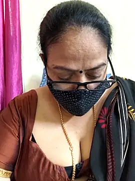 Snapshot of heera-rani chatting on March 6, 6:54 am heera-rani online show from March 6, 6:54 am