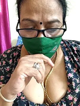 Snapshot of heera-rani chatting on March 8, 9:02 am heera-rani online show from March 8, 9:02 am