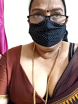 Snapshot of heera-rani chatting on March 28, 6:13 am heera-rani online show from March 28, 6:13 am