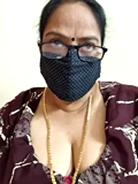 Snapshot of heera-rani chatting on April 7, 4:35 am heera-rani online show from April 7, 4:35 am