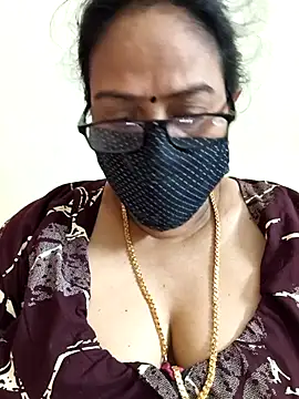 Snapshot of heera-rani chatting on April 8, 6:24 am heera-rani online show from April 8, 6:24 am