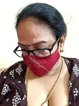 Snapshot of heera-rani chatting on April 9, 7:47 am heera-rani online show from April 9, 7:47 am