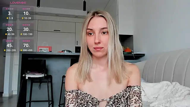 Snapshot of Sunny_Rina_ chatting on May 7, 7:58 am Sunny Rina online show from May 7, 7:58 am