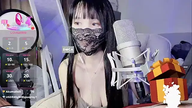 twlilybae online show from November 4, 6:51 pm