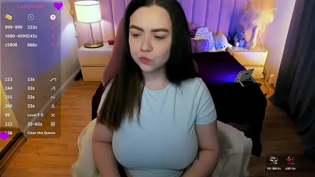 Snapshot of ashton_heidii chatting on February 28, 12:11 am ashton heidii online show from February 28, 12:11 am