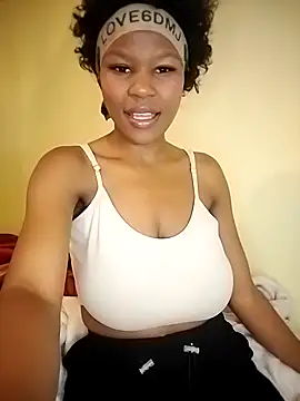 Seductive Yellow Titties online show from November 16, 8:31 am