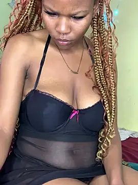 Seductive Yellow Titties online show from May 17, 1:29 pm
