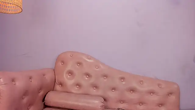 KikaDuque online show from April 8, 7:14 pm