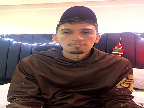 dominik thompson777 online show from November 17, 8:42 am