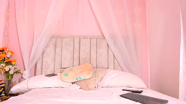 Rachellcooperrr online show from October 25, 2:13 pm