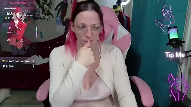 Snapshot of rubystrip chatting on November 20, 8:19 pm rubystrip online show from November 20, 8:19 pm