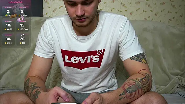 johnstoneisland online show from November 10, 9:25 pm