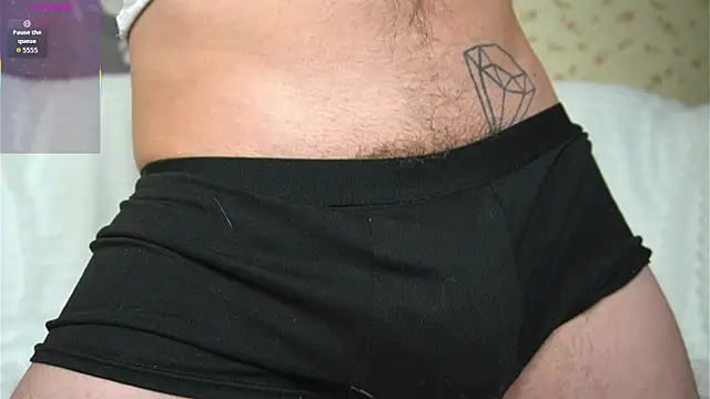 Snapshot of johnstoneisland chatting on April 5, 6:54 am johnstoneisland online show from April 5, 6:54 am