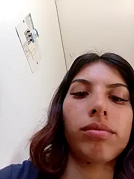 Snapshot of nina_sky chatting on December 3, 7:45 pm nina sky online show from December 3, 7:45 pm