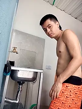 Snapshot of andresSalasSS chatting on April 15, 4:25 pm andresSalasSS online show from April 15, 4:25 pm