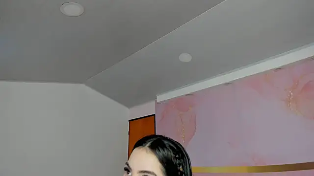 Snapshot of milk_candy18 chatting on September 18, 12:18 pm milk candy18 online show from September 18, 12:18 pm