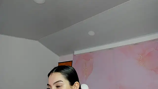 Snapshot of milk_candy18 chatting on September 28, 12:21 pm milk candy18 online show from September 28, 12:21 pm