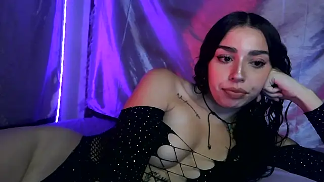 Snapshot of sweetbrunette22 chatting on February 11, 4:45 pm sweetbrunette22 online show from February 11, 4:45 pm