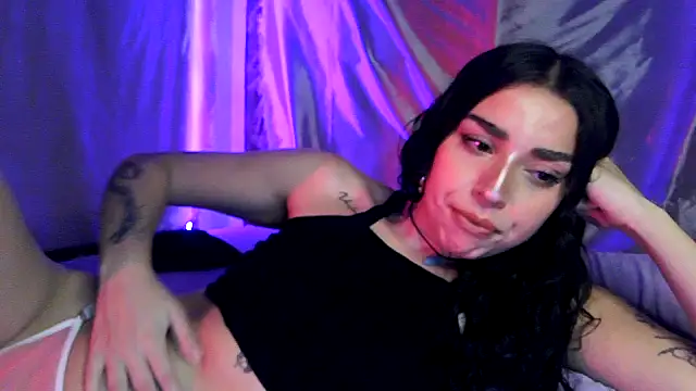 Snapshot of sweetbrunette22 chatting on February 14, 6:04 pm sweetbrunette22 online show from February 14, 6:04 pm