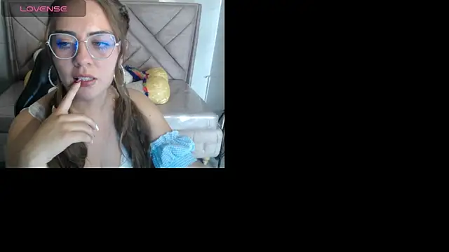 Luna Star v online show from November 12, 3:07 am