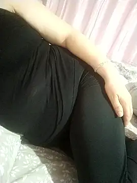 Snapshot of zerdaliii chatting on March 28, 7:57 pm zerdaliii online show from March 28, 7:57 pm