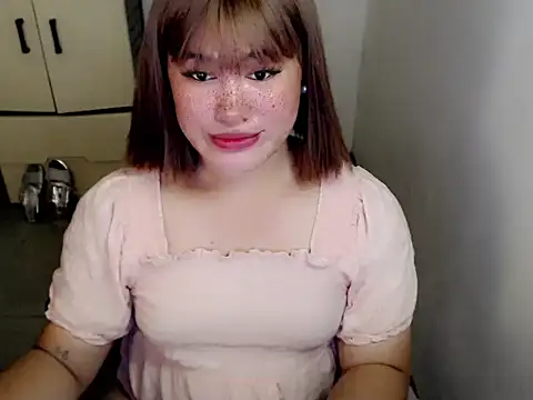 Snapshot of Annierose_ts chatting on May 16, 6:07 pm Annierose ts online show from May 16, 6:07 pm