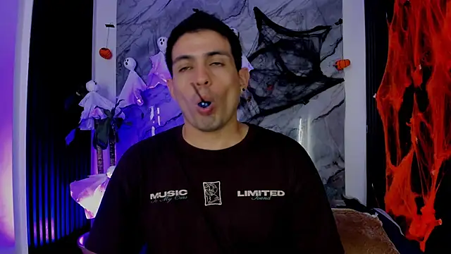 William Steel  online show from October 24, 3:58 am