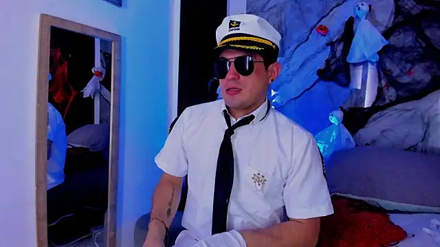 William Steel  online show from October 31, 3:40 am