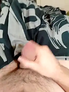 Snapshot of chrisdic27 chatting on February 26, 9:36 pm chrisdic27 online show from February 26, 9:36 pm