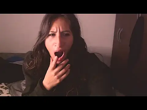 Snapshot of NathaSlave chatting on January 17, 9:03 am NathaSlave online show from January 17, 9:03 am