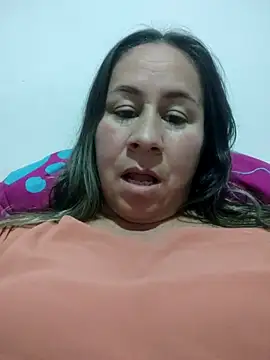 Snapshot of Nala1986 chatting on November 2, 2:25 am Nala1986 online show from November 2, 2:25 am