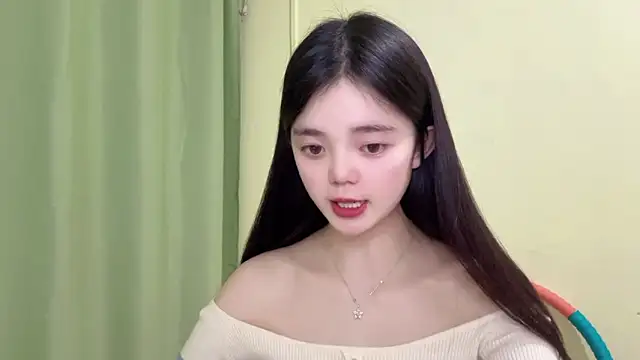 Snapshot of Nicole-13 chatting on February 4, 1:50 pm Nicole-13 online show from February 4, 1:50 pm