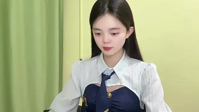 Snapshot of Nicole-13 chatting on February 5, 12:32 pm Nicole-13 online show from February 5, 12:32 pm