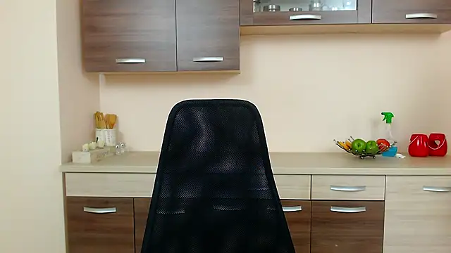 Julia Jae online show from November 4, 7:40 am