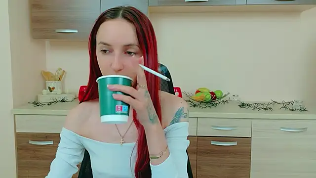 Julia Jae online show from April 18, 5:44 am