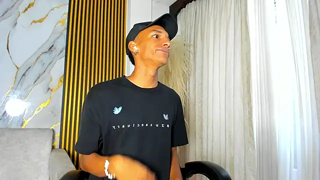 JulienSaint online show from November 28, 12:30 pm