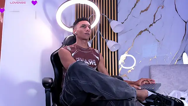 JulienSaint online show from February 23, 9:28 am