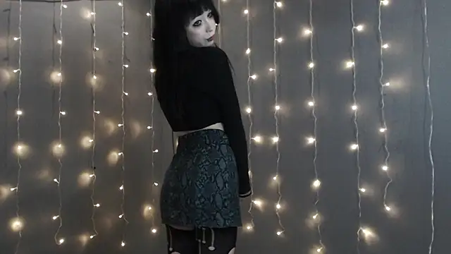 Snapshot of _LUCY_LAVE chatting on April 6, 2:07 pm LUCY LAVE online show from April 6, 2:07 pm