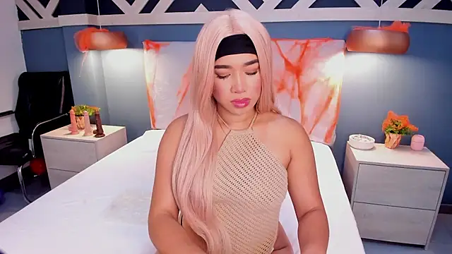 EmilyZahar online show from October 23, 12:59 pm